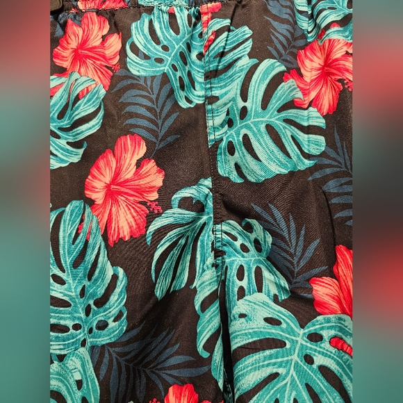 Sold. NWT. Caribbean Swimwear Mens' swim shorts. Size XL. - Picture 8 of 9